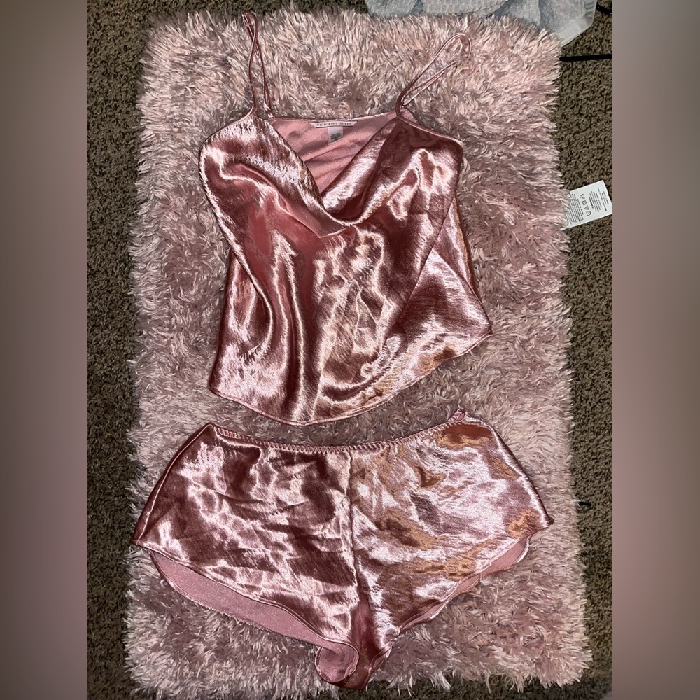 Victoria’s Secret pajamas set pink